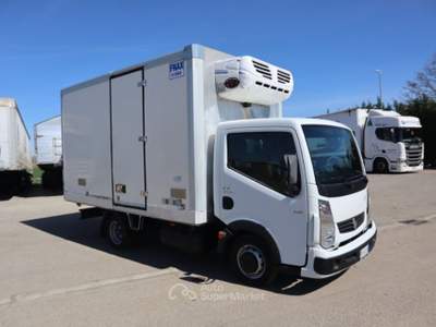 Renault Trucks Maxity 130.35 MOTRICE ISOTERMICA 2 ASSI PATENTE B Bianco usata Lugo