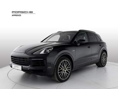 Porsche Cayenne 3.0 V6 E-Hybrid Nero usata Milano