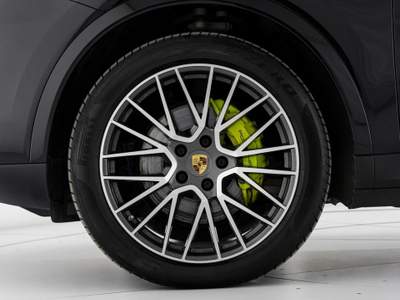 Porsche Cayenne 3.0 V6 E-Hybrid Nero usata Milano