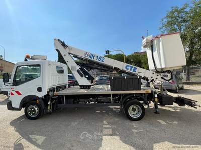 Renault Trucks Maxity Maxity 120CV 2.5 DXi CESTELLO PIATTAFORMA AEREA Bianco usata Caltagirone