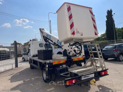 Renault Trucks Maxity Maxity 120CV 2.5 DXi CESTELLO PIATTAFORMA AEREA Bianco usata Caltagirone