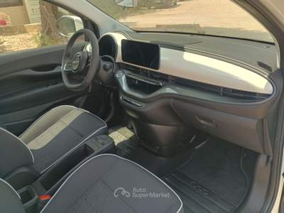 Fiat 500 500e 42 kWh Icon Bianco usata Monopoli