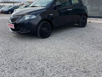 Lancia Ypsilon LANCIA NEW YPSILON 1.0 / BENZINA-IBRIDA Nero usata CUPELLO