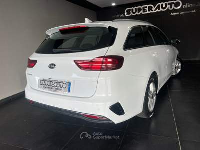 Kia Cee'd 1.6 CRDi 115 CV DCT SW Business Class Bianco usata Atena lucana