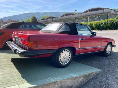 Mercedes-Benz SL 560 Rosso usata Nave
