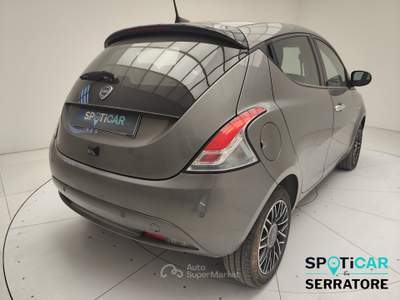 Lancia Ypsilon III 2021 1.0 firefly hybrid Platino s&s 70cv Grigio usata Erba