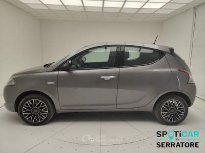 Lancia Ypsilon III 2021 1.0 firefly hybrid Platino s&s 70cv Grigio usata Erba