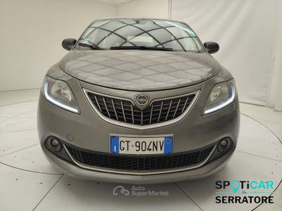 Lancia Ypsilon III 2021 1.0 firefly hybrid Platino s&s 70cv Grigio usata Erba