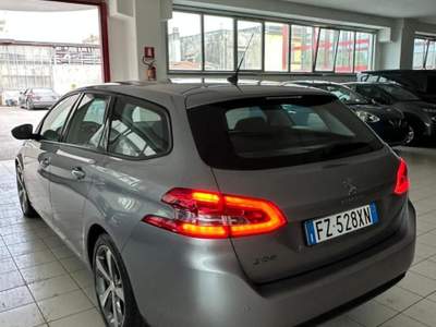 Peugeot 308 308 BlueHDi 130 EAT6 S&S SW Active Argento usata Castellammare di Stabia