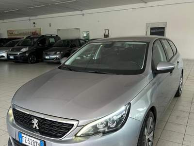 Peugeot 308 308 BlueHDi 130 EAT6 S&S SW Active Argento usata Castellammare di Stabia