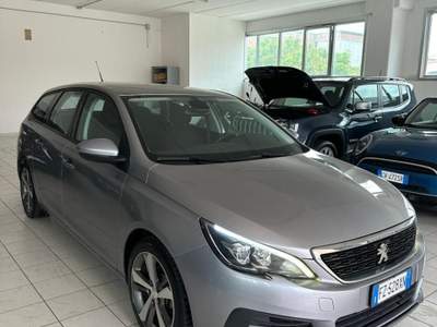 Peugeot 308 308 BlueHDi 130 EAT6 S&S SW Active Argento usata Castellammare di Stabia