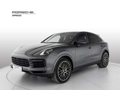 Porsche Cayenne Coupé 3.0 V6 E-Hybrid Grigio usata Milano