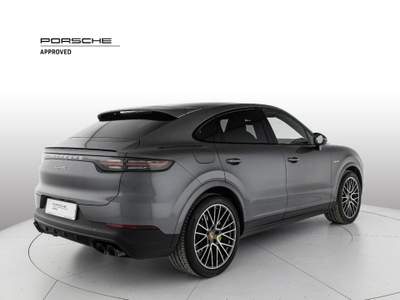 Porsche Cayenne Coupé 3.0 V6 E-Hybrid Grigio usata Milano