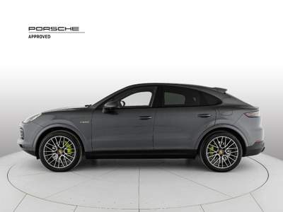 Porsche Cayenne Coupé 3.0 V6 E-Hybrid Grigio usata Milano