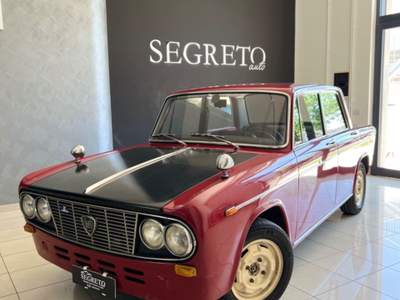 Lancia Fulvia del 1965 TARGHE E LIBRETTO ORIGINALI COMPLETAMENTE RESTAURATAâ€MOTORE,TAPPEZERIA,CARROZERIAâ€ Rosso usata ALTAMURA