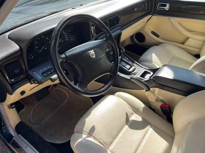 Jaguar XJ Xj- sover-daimiler six.4.0 cat automatico Blu/Azzurro usata Rosta