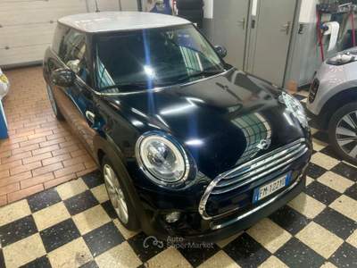 MINI Cooper 1.5 Cooper Hype Automatica Bianco usata Melegnano
