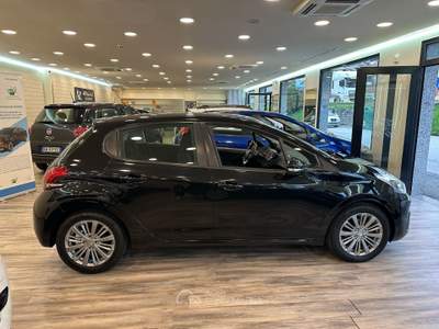 Peugeot 208 5 porte Allure Nero usata Pieve a Nievole