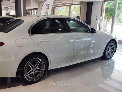 Mercedes-Benz Classe C C 300 d Auto Premium Bianco usata Olbia