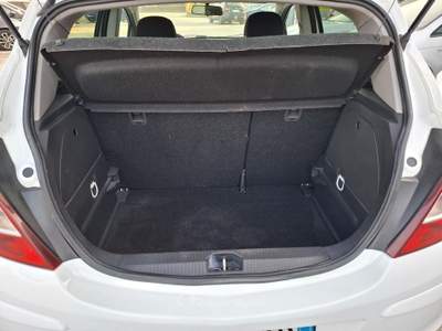Opel Corsa (EURO 4) BICOLORE Bianco usata ANDRIA