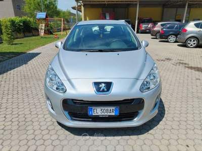 Peugeot 308 1.6 e-hdi 8v Access s&s 112cv 5p Argento usata Cigognola