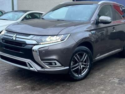 Mitsubishi Outlander 2.4 MIVEC 4WD PHEV Grigio usata Castelnuovo Rangone