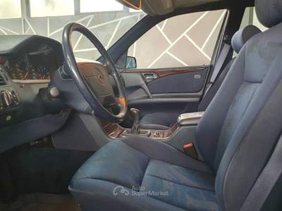 Mercedes-Benz Classe E E 250 diesel cat Elegance UNICO PROPRIETARIO Blu/Azzurro usata larciano