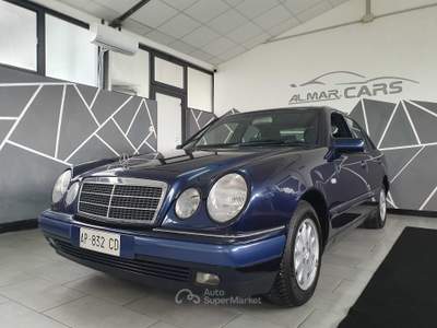 Mercedes-Benz Classe E E 250 diesel cat Elegance UNICO PROPRIETARIO Blu/Azzurro usata larciano