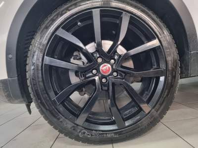 Jaguar E-Pace AWD R-Dynamic S Bianco usata larciano