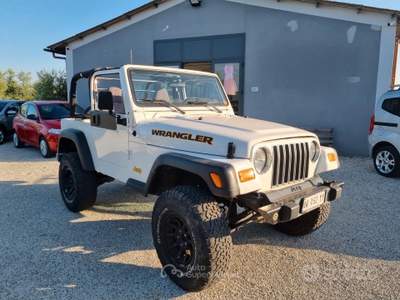 Jeep Wrangler cat Hard top (EU) usata larciano