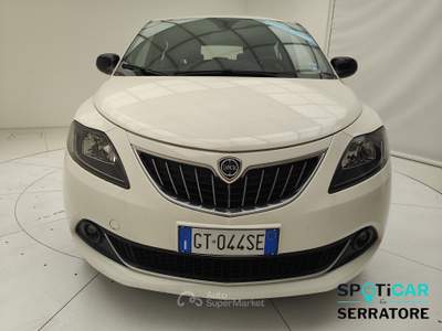 Lancia Ypsilon III 2021 1.0 firefly hybrid Platino s&s 70cv Bianco usata Erba