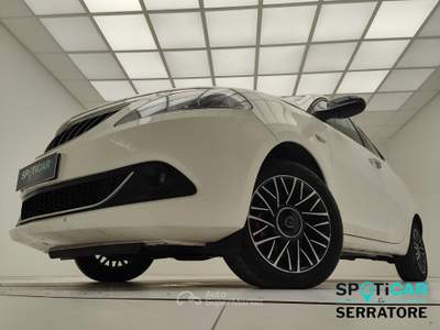 Lancia Ypsilon III 2021 1.0 firefly hybrid Platino s&s 70cv Bianco usata Erba