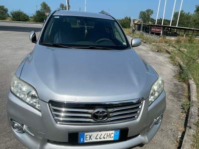 Toyota RAV4 TOYOTA RAV 4 CROSSOVER 2.2 D-4D Argento usata Passignano sul Trasimeno