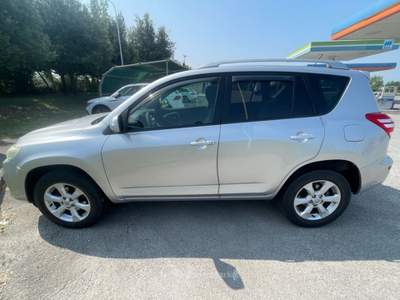 Toyota RAV4 TOYOTA RAV 4 CROSSOVER 2.2 D-4D Argento usata Passignano sul Trasimeno