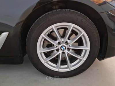 BMW Serie 5 518d 518d 48v Touring Business Nero usata Cassola