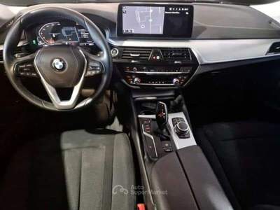BMW Serie 5 518d 518d 48v Touring Business Nero usata Cassola