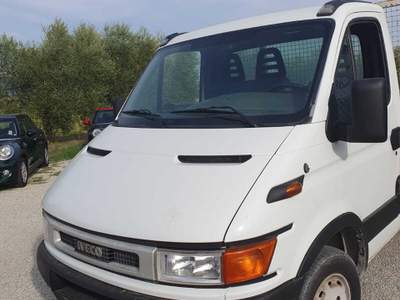 Iveco Daily LUNGHEZZA 5.4 M  LARGHEZZA 2.08 M CASSONE ERREGI FISSO usata Larciano