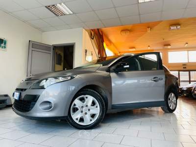 Renault Mégane Megane Mégane 1.5 dCi 110CV SporTour Wave Grigio usata ALTAMURA