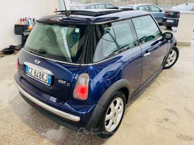 MINI 1.5 Cooper D Hype 5 1.4 tdi One D de luxe TETTO APRILE Blu/Azzurro usata ALTAMURA