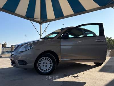 Lancia Ypsilon Unyca Oro usata ALTAMURA
