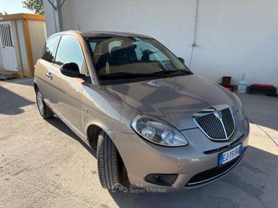 Lancia Ypsilon Unyca Oro usata ALTAMURA
