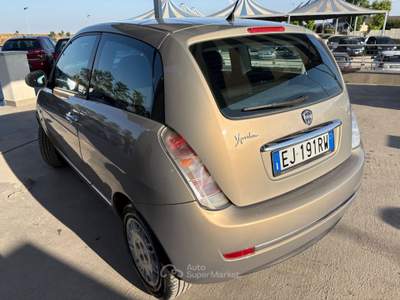 Lancia Ypsilon Unyca Oro usata ALTAMURA