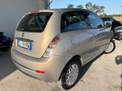 Lancia Ypsilon Unyca Oro usata ALTAMURA