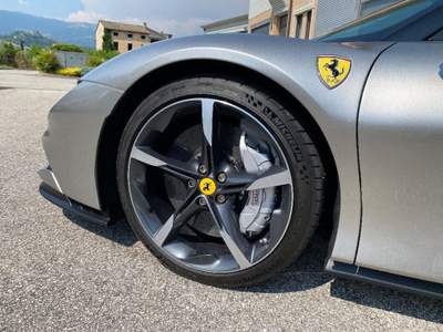 Ferrari SF90 Spider Grigio usata Marostica