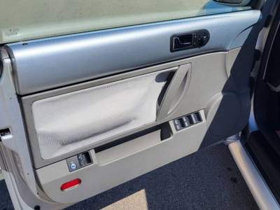 Volkswagen New Beetle VOLKSWAGEN NEW BEETLE CABRIO 1.9 TDI Grigio usata San Vito dei Normanni