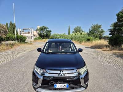 Mitsubishi Outlander 7 posti Nero usata Rosignano Marittimo