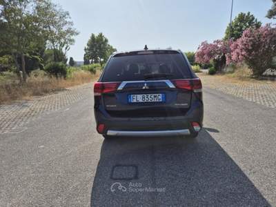 Mitsubishi Outlander 7 posti Nero usata Rosignano Marittimo