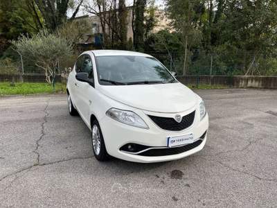 Lancia Ypsilon 1.3 MJT 16V 95 CV 5 porte S&S Gold Bianco usata Trescore Balneario