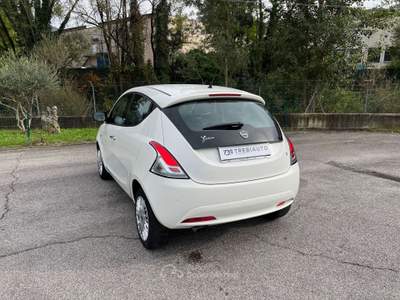 Lancia Ypsilon 1.3 MJT 16V 95 CV 5 porte S&S Gold Bianco usata Trescore Balneario