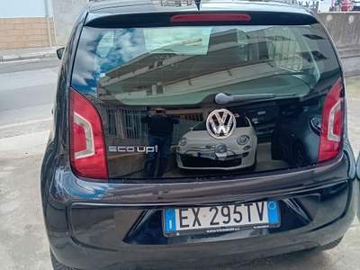 Volkswagen up! auto unico proprietario tagliandi wolhsvagen Nero usata Monopoli